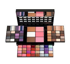 Box of Smokey Look Collection Makeup Set